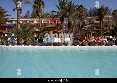 Swimmingpool des Hotel Barlovento Club Hotel, Playa Sotavento, Costa Calma, Fuerteventura, Kanarische Inseln, Spanien, Europa Stockfoto