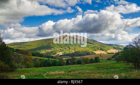 Bieszczady-gebirge in Polen. Herbst Berglandschaft. Stockfoto