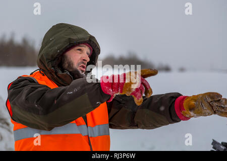 Porträt der Installer im orange Warnweste Stockfoto