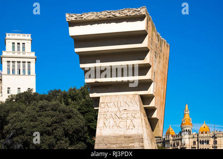 Denkmal für Katalanische politischer Führer Francesc Maci ‡ von Bildhauer Josep Maria Subirachs an PlaÁa de Catalunya. Barcelona, Spanien. Stockfoto