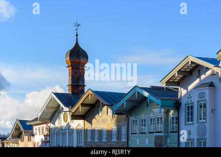 Häuser mit dem Alten Rathaus, Bad Tölz, Bad Tölz, Oberbayern, Bayern, Deutschland Stockfoto