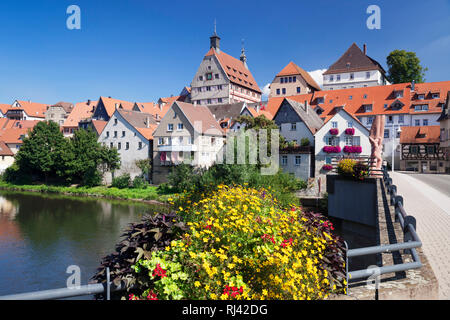 Blick über die Enz in die Altstadt mit Rathaus, Besigheim, Baden-Württemberg, Deutschland Stockfoto