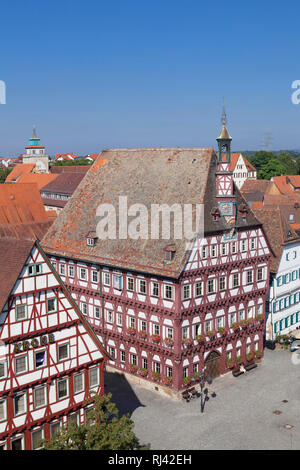 Rathaus am Marktplatz und oberer Torturm, Markgröningen, Baden-Württemberg, Deutschland Stockfoto