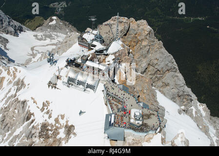 Deutschland, Garmisch Partenkirchen, Garmisch Partenkirchen Osterfelder, Region Oberland, Wettersteingebirge, Zugspitze Stockfoto