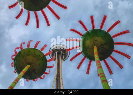 Sonic Bloom, der Riese Solar energy-generating Blume Skulptur von Chihuly Garten und Glas Ausstellung im Zentrum von Seattle, Washington, USA Stockfoto