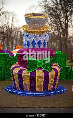 Winter beleuchtete Dekoration für Weihnachten in Wilanow Park in Warschau, saisonale Attraktion für Touristen in Polen, Dezember 2013 Stockfoto
