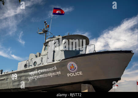 Kambodscha, Preah Koh Kong, krong Khemara Phoumin, kambodschanische Polizei Patrouillenboot neben Prek Kaoh Pao Fluss Stockfoto