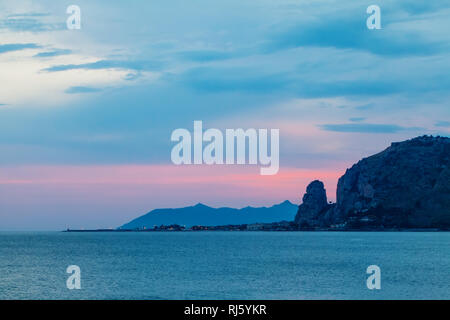 Sonnenuntergang in Terracina, Latium, Latina, Italien Stockfoto