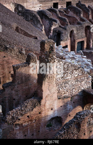 Europa, Italien, Latium, Rom, Architekturdetail im Kolosseum Stockfoto