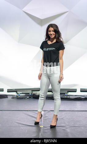 Rust, Deutschland. 04 Feb, 2019. Anastasia Aksak (Miss Sachsen), Kandidaten für die Wahl der "Miss Deutschland", ist auf der Bühne bei der Präsentation in den Europa-Park. Die Wahl der "Miss Deutschland 2019" wird am 23.2.2019 in Rust. Quelle: Patrick Seeger/dpa/Alamy leben Nachrichten Stockfoto