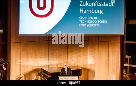 Hamburg, Deutschland. 05 Feb, 2019. Peter Tschentscher (SPD), Hamburgs Erster Bürgermeister, Adressen der Übersee-Club zum Thema "Hamburg - die Stadt der Zukunft - Chancen für technologischen Fortschritt". Quelle: Axel Heimken/dpa/Alamy leben Nachrichten Stockfoto