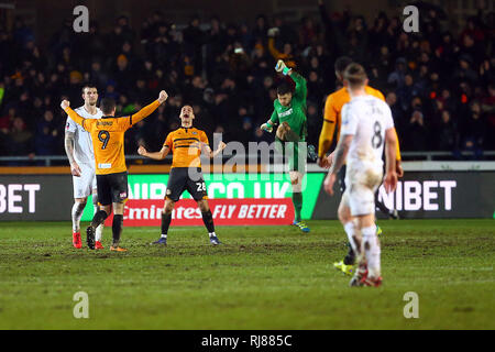 Newport, Großbritannien. 05 Feb, 2019. Newport feiern an der abschließenden während der FA-Cup 4 Runde replay Match zwischen Newport County und Middlesbrough an Rodney Parade, Newport, Wales Am 5. Februar 2019 Pfeifen. Foto von Dave Peters. Nur die redaktionelle Nutzung, eine Lizenz für die gewerbliche Nutzung erforderlich. Keine Verwendung in Wetten, Spiele oder einer einzelnen Verein/Liga/player Publikationen. Credit: UK Sport Pics Ltd/Alamy leben Nachrichten Stockfoto