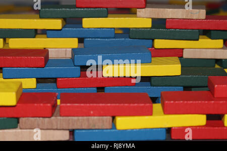 Farbe Blocks von der Ordnung ins Chaos und zurück; Stockfoto