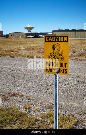 Klapperschlange Warnzeichen an die sehr große Reihe, VLA, New Mexico, USA Stockfoto