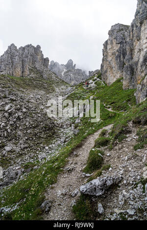 Österreich, Tirol, Stubaier Alpen, Neustift, Wanderer im Aufstieg zur elferspitze Stockfoto