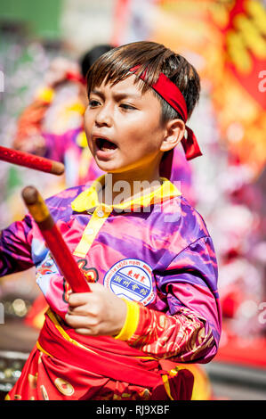 Einen kambodschanischen Tanz und musikalische Gruppe Praxis ihre Fähigkeiten vor dem chinesischen Neujahr in der Stadt Phnom Penh. Stockfoto