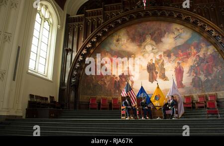 Verteidigungsminister Asche Carter Antworten eine Frage während einer Veranstaltung am City College, New York City, New York, November 1, 2016. Stockfoto