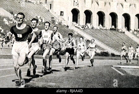 Foto von Lauri Lehtinen (1908-1973), die 5000 Meter Rennen der Olympischen Spiele 1932. Lauri war ein finnischer Langstreckenläufer. Wir gewannen die 5000 Meter Rennen bei den Olympischen Spielen 1932 in Los Angeles. Er war auch der Weltrekordhalter in der Zeit (14:17,0). Stockfoto