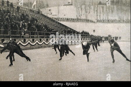 Foto des 5000 Meter Eisschnelllauf bei den Olympischen Winterspielen 1932. Gewonnen von Irving Warren Jaffee (1906 - 1981) aus Amerika. Stockfoto