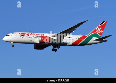 BOEING 787-8 DREAMLINER 5 Y-Kze von Kenya Airways. Stockfoto