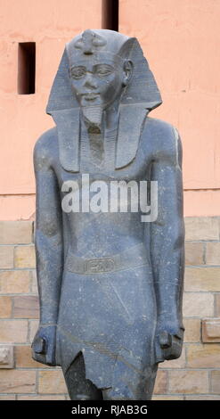 Statue von Amenophis III Neues Reich, schwarzen Granit. In Luxor, Ägypten gefunden. Amenhotep III (Amenophis III), auch als Amenhotep, der herrlichen bekannt, der 9 Und der Pharao wurde der achtzehnten Dynastie. Ägypten von Juni 1386 bis 1349 v. Chr. regierte. Stockfoto