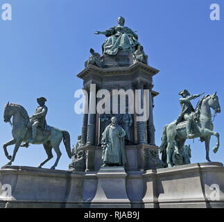 Statue in Maria-Theresien-Platz, Wien, Österreich. Maria Theresia (1717-1780), war der einzige weibliche Herrscher der Habsburgischen Herrschaften und der letzte des Hauses Habsburg. Stockfoto