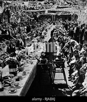 Straßenfest in Battersea, London das Silberne Jubiläum von König George V und Königin Mary 1935 zu feiern. Stockfoto