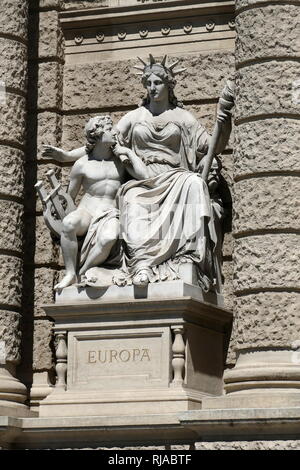 Statue in Maria-Theresien-Platz, Wien, Österreich. Maria Theresia (1717-1780), war der einzige weibliche Herrscher der Habsburgischen Herrschaften und der letzte des Hauses Habsburg. Stockfoto