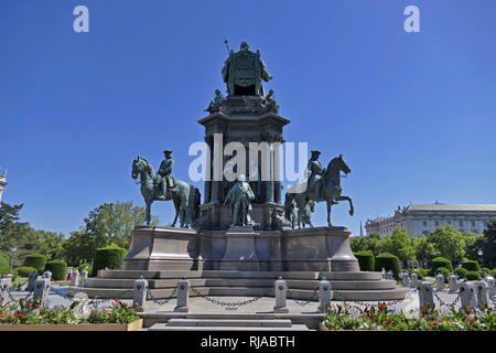 Statue in Maria-Theresien-Platz, Wien, Österreich. Maria Theresia (1717-1780), war der einzige weibliche Herrscher der Habsburgischen Herrschaften und der letzte des Hauses Habsburg. Stockfoto