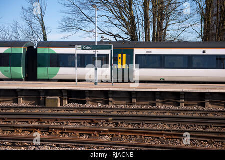 Westerham Station mit einem turbostar Zug in der Plattform Stockfoto