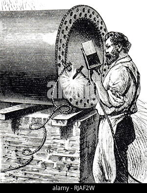 Ein kupferstich mit der Darstellung der lichtbogenschweissen mit Hilfe einer Vorrichtung erfunden von Nicolas de Bernardo und Stanislaw Olszewski von St. Petersburg. Die Ausstattung war DC und wurde durch eine Batterie oder Dynamo mit Strom versorgt. Der Betreiber ist der Kohlenstoff in der einen Hand und farbiges Glas seine Augen in der Anderen zu schützen. Vom 19. Jahrhundert Stockfoto