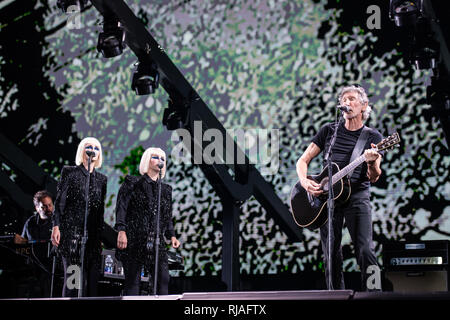 Lucca, Italien. 11. Juli 2018. Italien, Lucca: Sänger Roger Waters (Pink Floyd) führt live auf der Bühne bei Lucca Summer Festival 2018 für "Uns + Sie" Tour 2018 Stockfoto