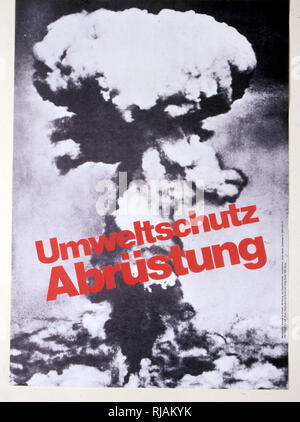 Umweltschutz abrustung" 1983, Anti-AKW-Krieg, Poster vom Deutschen Ausschuss für Freiheit veröffentlicht. Stockfoto