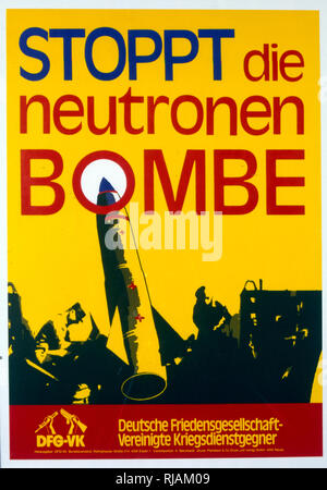 Stoppt die Neutronen Véhicule (Stop das Neutron Véhicule) Anti-AKW-poster Deutschland 1983 Stockfoto