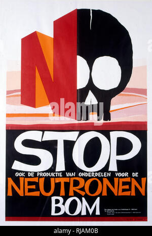 Stoppt die Neutronen Véhicule (Stop das Neutron Véhicule) Anti-AKW-poster Deutschland 1983 Stockfoto