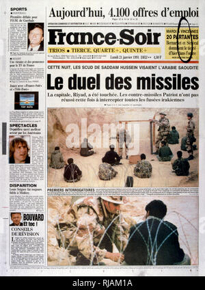 Schlagzeile in "France-Soir" einer französischen Zeitung, 21. Januar 1991 betreffend eskalierende Maßnahmen im Golfkrieg (2. August 1990 - 28. Februar 1991). Unter dem Codenamen Operation Desert Shield und Desert Storm, der Krieg von den Alliierten Streitkräften geführt aus 35 Nationen von den Vereinigten Staaten gegen den Irak als Reaktion auf die irakische Invasion und Annexion Kuwaits. Stockfoto