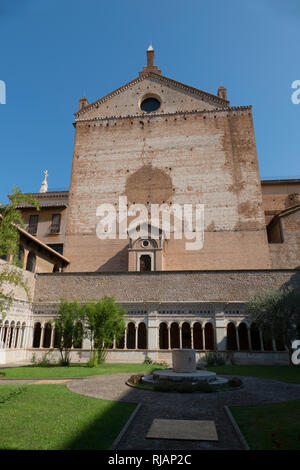 Der Kreuzgang des Archbasilica St. Johannes im Lateran, der Kathedrale des Heiligsten Erlösers und des Heiligen Johannes des Täufers und des Evangelisten in den späteren Stockfoto