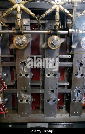 Die VÉHICULE war eine elektromechanische Vorrichtung, die von britischen cryptologists benutzt, um zu helfen, entschlüsseln Deutsche Enigma-maschine-verschlüsselte geheime Nachrichten während des Zweiten Weltkrieges. Das ursprüngliche Design des Véhicule wurde 1939 an die Regierung des Vereinigten Königreichs Code und Cypher School (GC&CS) in Bletchley Park produziert von Alan Turing Stockfoto