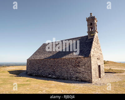 Michaelskapelle auf dem Gipfel des Montagne St-Michel in der Bretagne Stockfoto