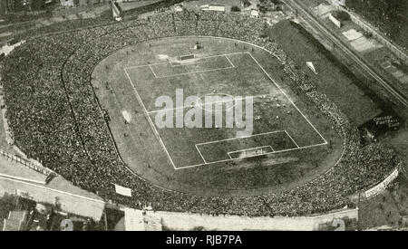 Blick aus der Vogelperspektive auf den Fußballplatz der Stamford Bridge, London Stockfoto