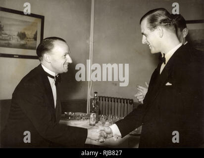 Der Herzog von Edinburgh trifft Cricketspieler Donald Bradman Stockfoto