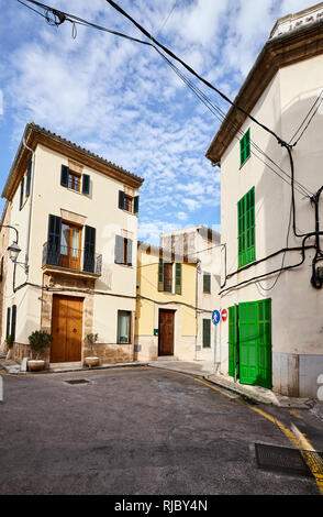 Straße in der Altstadt von Alcudia, Mallorca, Spanien. Stockfoto