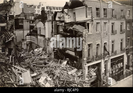 WW2 Home Front - Bombenschaden in London - Savile Row Stockfoto