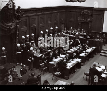 Die Nürnberger Prozesse - die Angeklagten auf der Anklagebank. Stockfoto