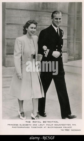 Prinzessin Elizabeth (später Königin Elizabeth II) (1926-) und Leutnant Philip Mountbatten (später Prinz Philip, Herzog von Edinburgh) (1921-) Am Tag der Bekanntgabe der Verlobung im Juli 1947 genommen. Stockfoto