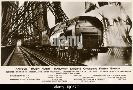 Hush Hush Railway Engine überquert die Forth Rail Bridge Stockfoto