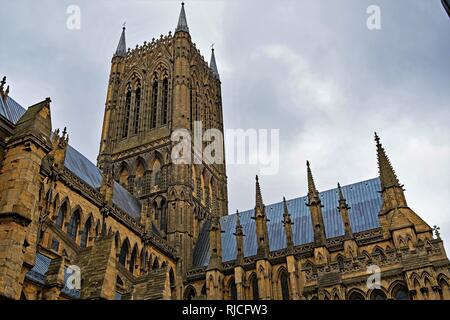 Januar Blues an der Kathedrale von Lincoln, Lincolnshire. Stockfoto