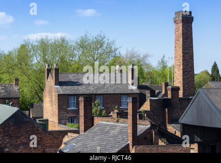 Zurück zur Rückseite des Housing Exteriors im Black Country Museum in Dudley, West Midlands, England, Großbritannien Stockfoto