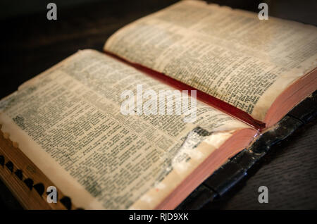 Die Bibel ist in Lowndes Interpretive Center, Feb 3, 2015, in Hayneville, Alabama zu Psalm 23 geöffnet. Stockfoto