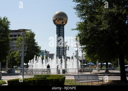 Die sunsphere und Brunnen bei World's Fair Park in Knoxville, Tennessee, USA. Stockfoto